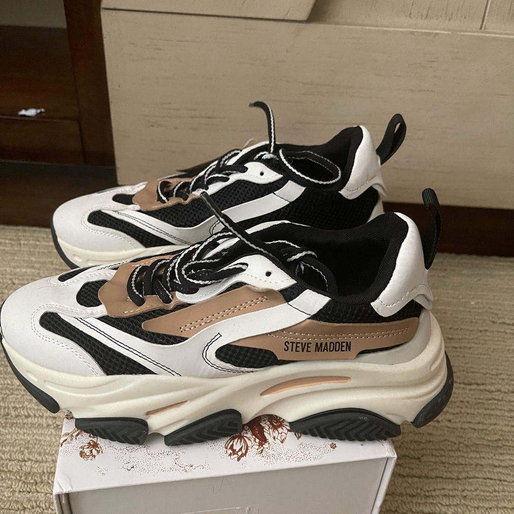 Steve Madden sneakers
